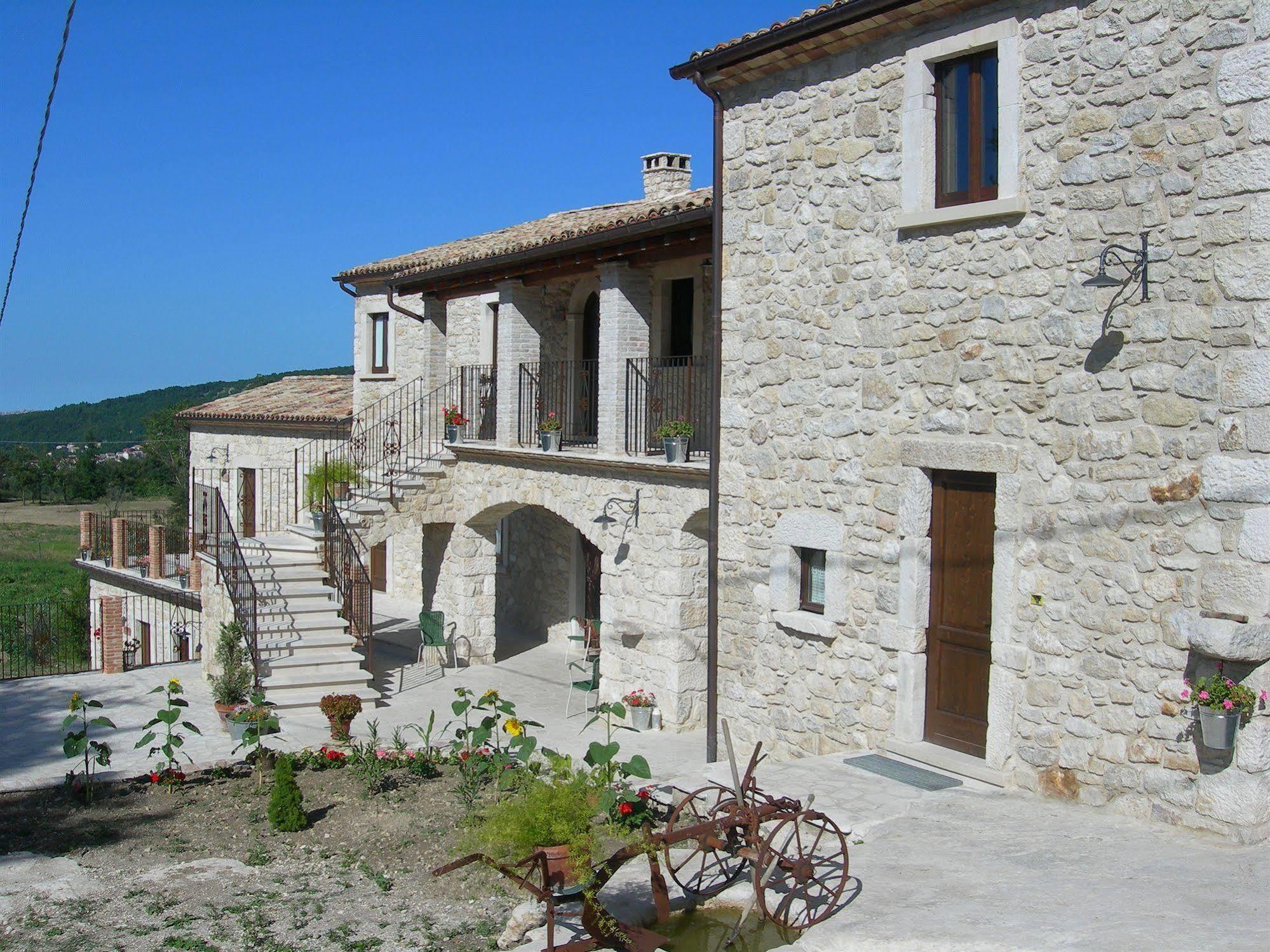 Вилла Agriturismo Borgo San Martino Abbateggio Экстерьер фото